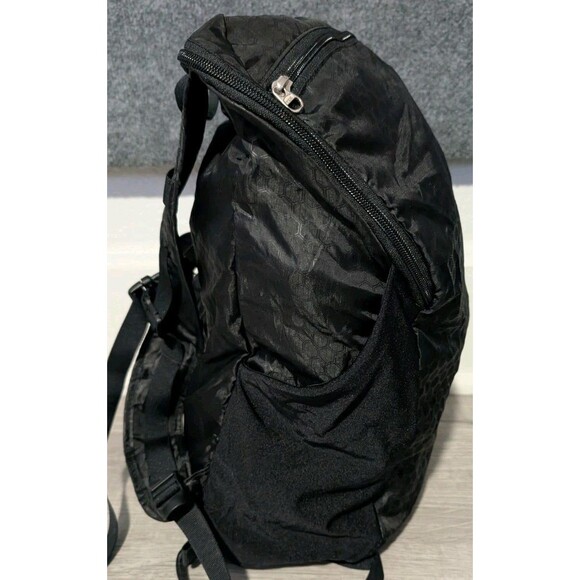 ChicoBag Travel Pack rePETe + Refine Compact Recycled Backpack Eco-Friendly - Picture 5 of 16